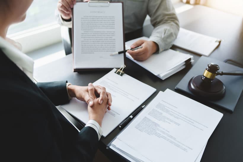 Tramitar permiso de residencia y regulación en Ourense